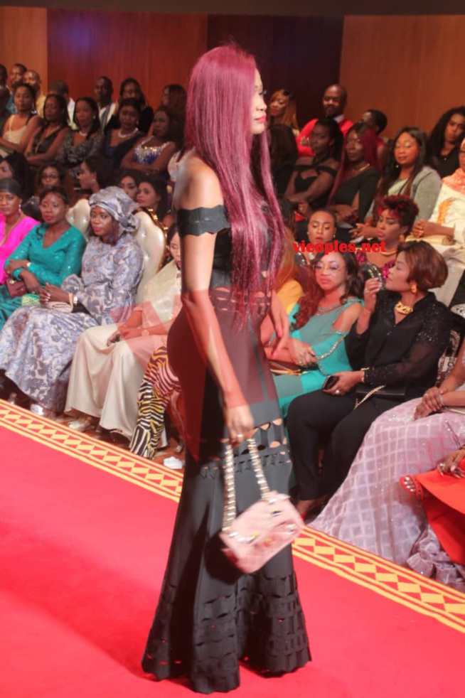 Admirez la nouvelle collection de Adja Ombelico pour les fins d'années et vos mariages. Admirez la nouvelle collection de Adja Ombelico pour les fins d'années et vos mariages.