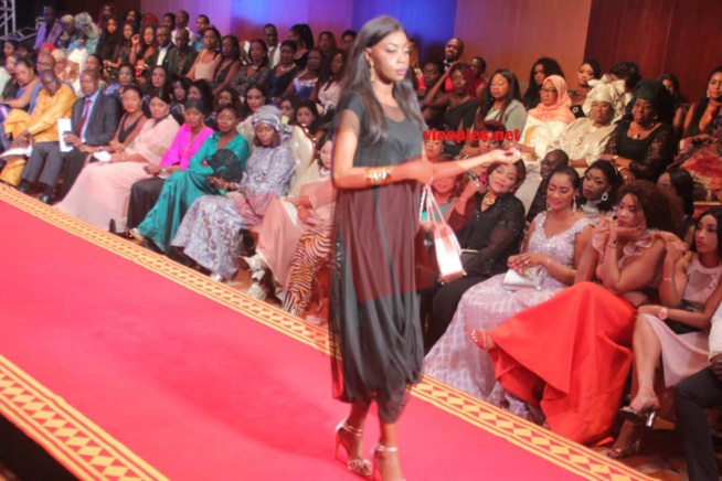 Admirez la nouvelle collection de Adja Ombelico pour les fins d'années et vos mariages. Admirez la nouvelle collection de Adja Ombelico pour les fins d'années et vos mariages.