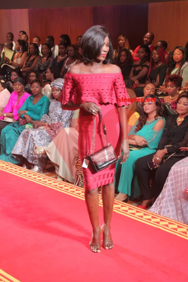 Admirez la nouvelle collection de Adja Ombelico pour les fins d'années et vos mariages. Admirez la nouvelle collection de Adja Ombelico pour les fins d'années et vos mariages.