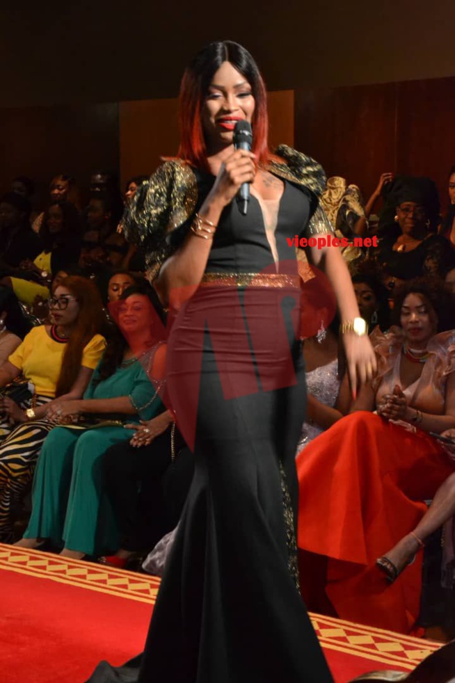 Les images de la prestation de Mbathio Ndiaye à la nuit Mode & Musique de OMBELICO. Les images de la prestation de Mbathio Ndiaye à la nuit Mode & Musique de OMBELICO.