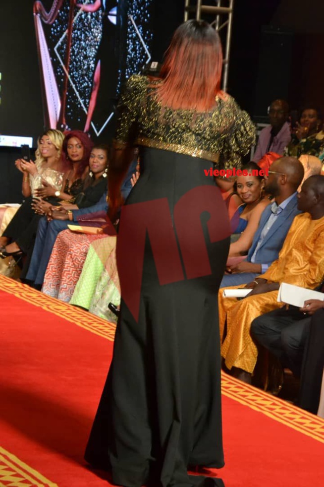 Les images de la prestation de Mbathio Ndiaye à la nuit Mode & Musique de OMBELICO. Les images de la prestation de Mbathio Ndiaye à la nuit Mode & Musique de OMBELICO.