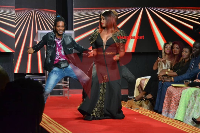 Les images de la prestation de Mbathio Ndiaye à la nuit Mode & Musique de OMBELICO. Les images de la prestation de Mbathio Ndiaye à la nuit Mode & Musique de OMBELICO.