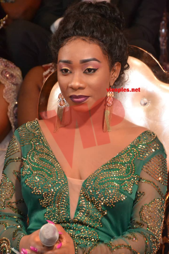 Sarah l'animatrice de la RTS1 chic et glamour dans sa tenue à la nuit Mode & Musique de OMBÉLICO Sarah l'animatrice de la RTS1 chic et glamour dans sa tenue à la nuit Mode & Musique de OMBÉLICO