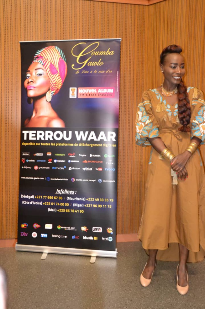 Coumba Gawlo Seck : « Politikou Sénégal, tek deal, saganté, woute xaaliss rek* » Coumba Gawlo Seck : « Politikou Sénégal, tek deal, saganté, woute xaaliss rek* »