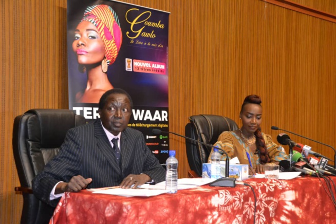 Coumba Gawlo Seck : « Politikou Sénégal, tek deal, saganté, woute xaaliss rek* » Coumba Gawlo Seck : « Politikou Sénégal, tek deal, saganté, woute xaaliss rek* »