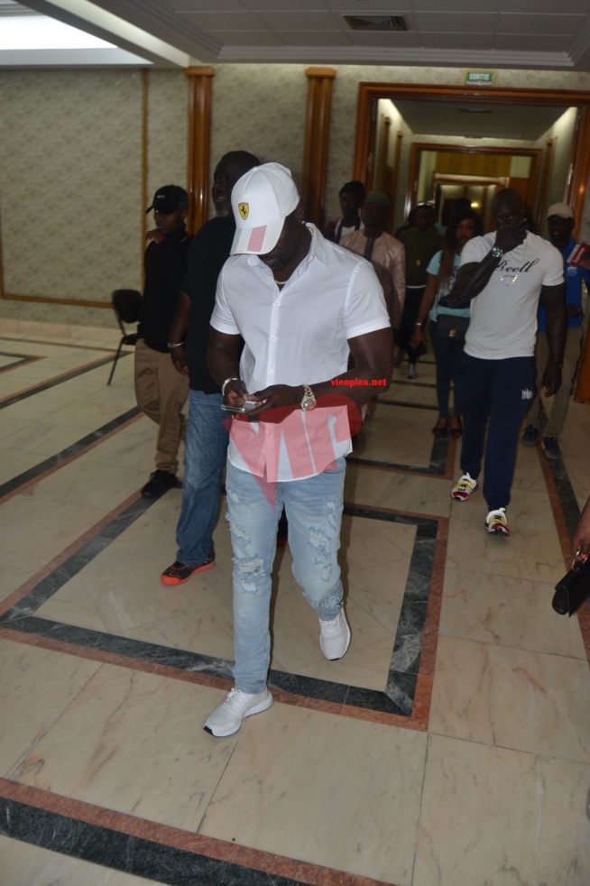 SARGAL MOR THIAM: Akon dans les derniers réglages au King Fhad Place pour la soirée de gala ce samedi 15 Décembre.
