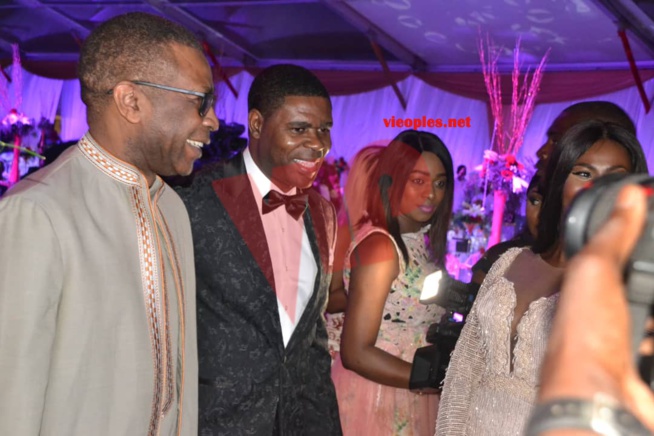 SARGAL MOR THIAM: Akon rend un vibrant hommage à son père au chapiteau du King Fahd; En images SARGAL MOR THIAM: Akon rend un vibrant hommage à son père au chapiteau du King Fahd; En images