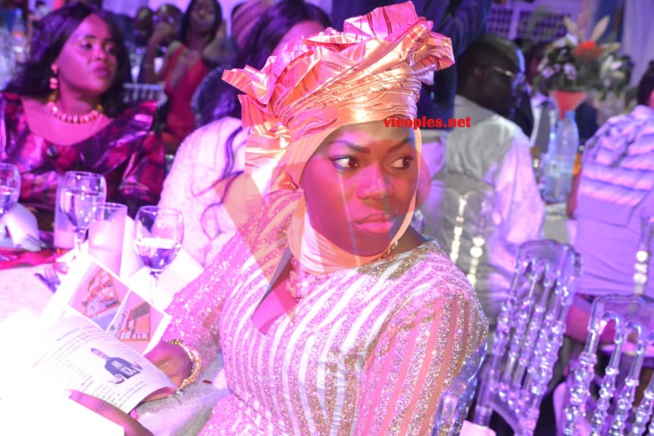 SARGAL MOR THIAM: Akon rend un vibrant hommage à son père au chapiteau du King Fahd; En images SARGAL MOR THIAM: Akon rend un vibrant hommage à son père au chapiteau du King Fahd; En images