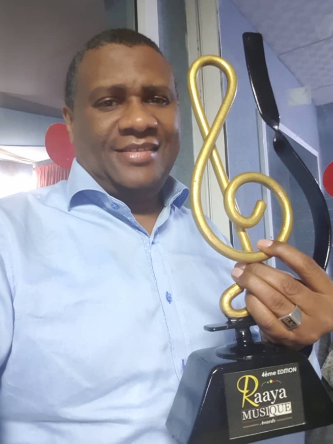 "RAAYA 2018": Papis Konaté le claviste reçoit une distinction.