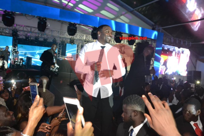 SARGAL MOR THIAM: Chaude ambiance de Akon pour rendre hommage à son père.