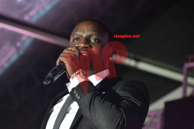 SARGAL MOR THIAM: Chaude ambiance de Akon pour rendre hommage à son père.