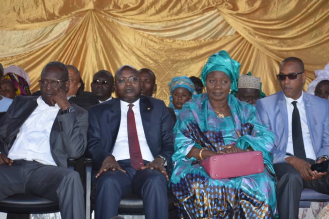 Meeting des Parrains le 29 Décembre à Rufisque: Toutes les personnalités du département réunis pour une bonne réussite de l'événement. Meeting des Parrains le 29 Décembre à Rufisque: Toutes les personnalités du département réunis pour une bonne réussite de l'événement.