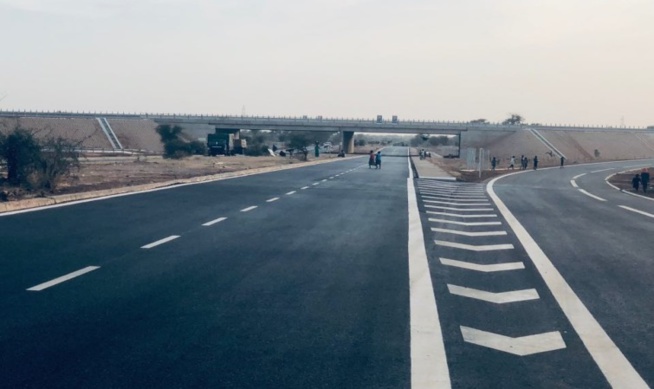En images: Voyage au bout de l'autoroute Ila Touba En images: Voyage au bout de l'autoroute Ila Touba