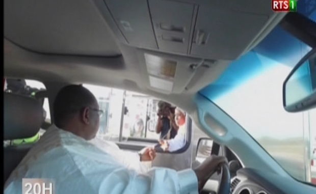 Macky Sall réduit les tarifs à 3000 FCfa et 5000 FCfa Macky Sall réduit les tarifs à 3000 FCfa et 5000 FCfa
