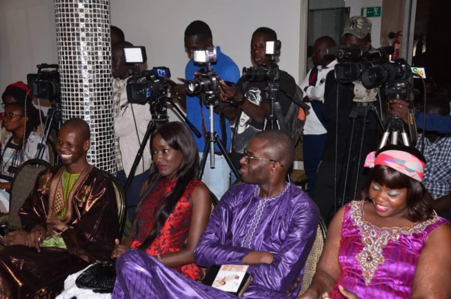 CONFÉRENCE DE PRESSE DJIBY DRAMÉ ET MAMAN CHÉRIE BELLE COUPLÉ CONFÉRENCE DE PRESSE DJIBY DRAMÉ ET MAMAN CHÉRIE BELLE COUPLÉ