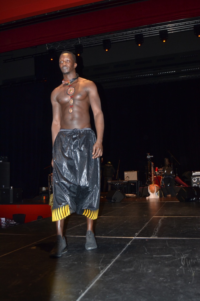 NUITDE LA MODE PANAFRICAINE: Awa Kermel By Fashion étale son savoir faire par cette belle collection. NUITDE LA MODE PANAFRICAINE: Awa Kermel By Fashion étale son savoir faire par cette belle collection.