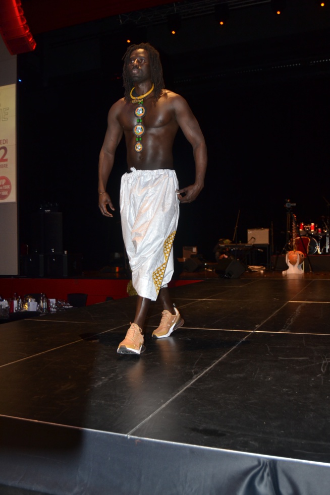 NUITDE LA MODE PANAFRICAINE: Awa Kermel By Fashion étale son savoir faire par cette belle collection. NUITDE LA MODE PANAFRICAINE: Awa Kermel By Fashion étale son savoir faire par cette belle collection.