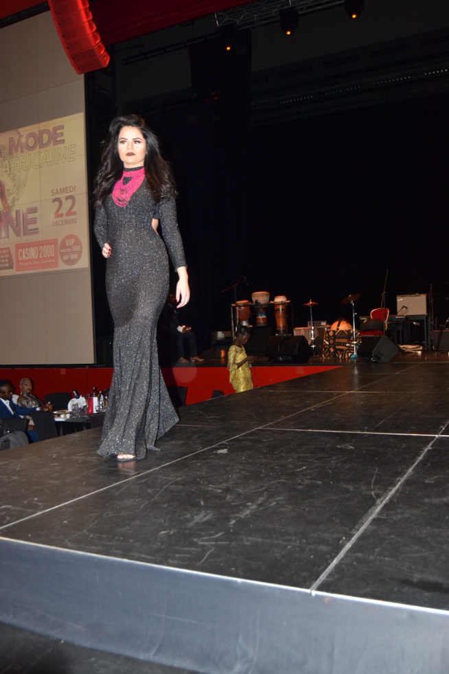 NUITDE LA MODE PANAFRICAINE: Awa Kermel By Fashion étale son savoir faire par cette belle collection. NUITDE LA MODE PANAFRICAINE: Awa Kermel By Fashion étale son savoir faire par cette belle collection.