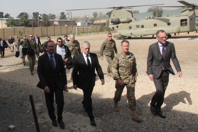 Démission de James Mattis: les généraux lâchent Trump