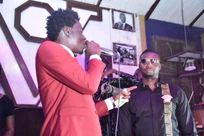 Soirée Noel: Tarba Mbaye met son sel au Five et crée l'embouteillage aux Almadies. En images. Soirée Noel: Tarba Mbaye met son sel au Five et crée l'embouteillage aux Almadies. En images.