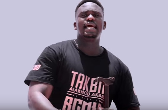 Khalifa fils de l’avocat Me Khoureychi Bâ, le rappeur auteur du single “ Sal Macky dégage”, envoyé à Rebeuss