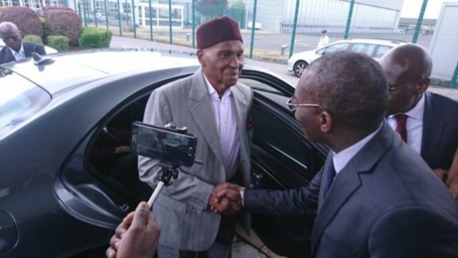 Exclusif! L’avion privé affrété par Abdoulaye Wade bloqué à Paris par deux écueils Exclusif! L’avion privé affrété par Abdoulaye Wade bloqué à Paris par deux écueils