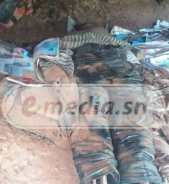 LE CORPS D’UN SDF MORT DEPUIS 2 MOIS DÉCOUVERT DANS UNE GROTTE À ANSE BERNARD LE CORPS D’UN SDF MORT DEPUIS 2 MOIS DÉCOUVERT DANS UNE GROTTE À ANSE BERNARD