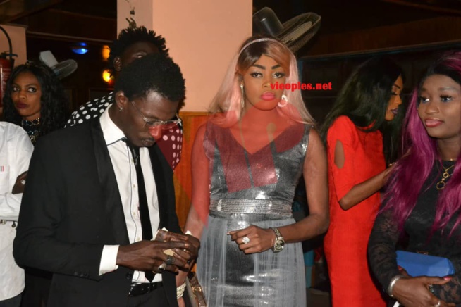 Le chouchou de la banlieue, Baba Mbengue explose le Ravin et chauffe la Scène. Le chouchou de la banlieue, Baba Mbengue explose le Ravin et chauffe la Scène.