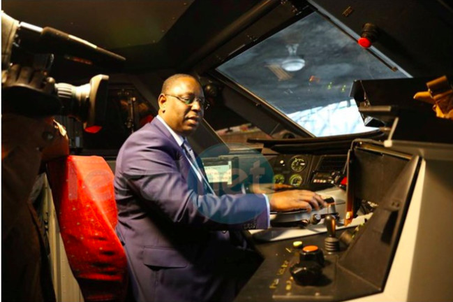 Macky Sall revient sur le coût réel du TER : "Il n’y a eu qu’un seul avenant sur le marché initial de 568 milliards F CFA" Macky Sall revient sur le coût réel du TER : "Il n’y a eu qu’un seul avenant sur le marché initial de 568 milliards F CFA"