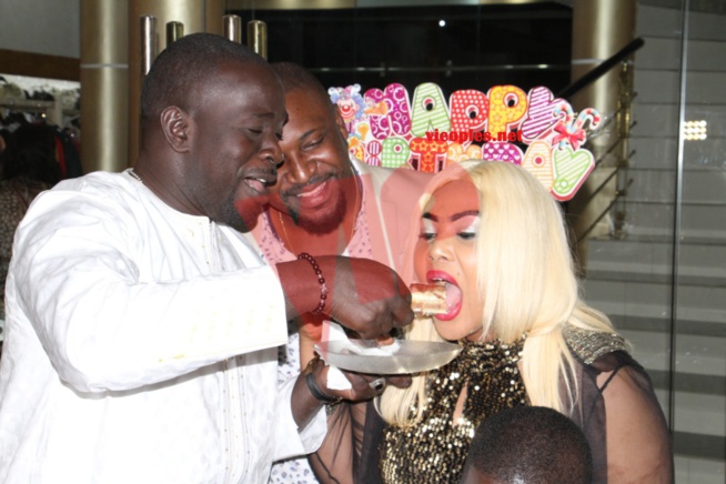 Anniversaire: Quand Amina Poté souhaite un joyeux anniversaire à son mari Mor Cissé. En images Anniversaire: Quand Amina Poté souhaite un joyeux anniversaire à son mari Mor Cissé. En images