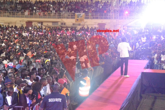 Les images du show live de Youssou Ndour au stade Caroline Faye de Mbour Les images du show live de Youssou Ndour au stade Caroline Faye de Mbour