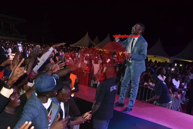 Les images du show live de Youssou Ndour au stade Caroline Faye de Mbour Les images du show live de Youssou Ndour au stade Caroline Faye de Mbour