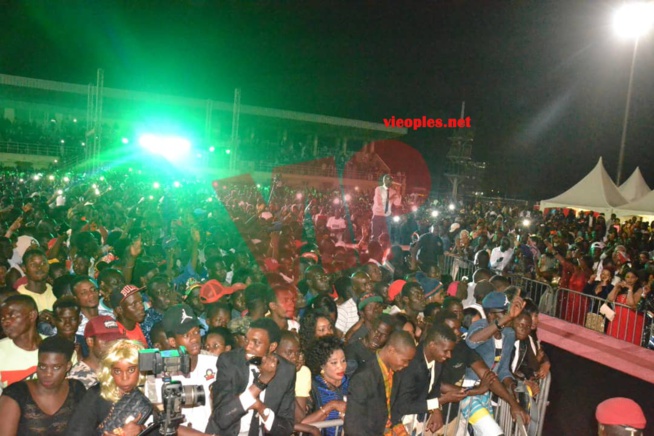 Les images du show live de Youssou Ndour au stade Caroline Faye de Mbour Les images du show live de Youssou Ndour au stade Caroline Faye de Mbour