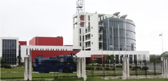 VIDEO URGENT - Gabon: Des militaires ont lu un communiqué à la radio nationale et annoncent vouloir mettre en place un «conseil de la restauration» VIDEO URGENT - Gabon: Des militaires ont lu un communiqué à la radio nationale et annoncent vouloir mettre en place un «conseil de la restauration»