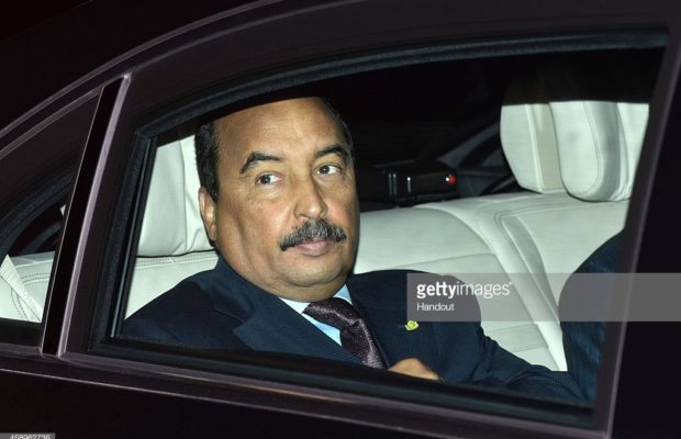 Mauritanie: la tribune d’honneur s’est effondrée, Le président Aziz a frôlé la mort Mauritanie: la tribune d’honneur s’est effondrée, Le président Aziz a frôlé la mort