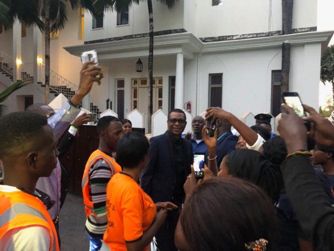GAMBIE Serigne Abdourahmane Mbacké hote du roi Youssou Ndour;