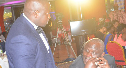 Gaston Mbengue en colère clash sévèrement Babacar Fall… et parle de Aziz Ndiaye Gaston Mbengue en colère clash sévèrement Babacar Fall… et parle de Aziz Ndiaye
