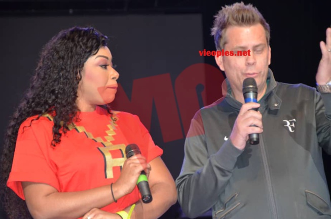 Après la signature avec la maison de disc SONY MUSIC / ROCK STAR ... du monde à seulement 1 mois de sa sortie. #TERROUWAAR" Après la signature avec la maison de disc SONY MUSIC / ROCK STAR ... du monde à seulement 1 mois de sa sortie. #TERROUWAAR"