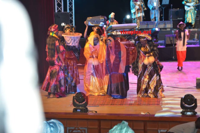 Les 166  IMAGES de la présentation de l'album "TERROU WARR",la Diva Coumba Gawlo remet le grand theatre à sa place: La culture Sénégalais au premiere rang