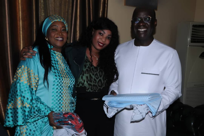 Anniversaire privé: Le président du MEDS Mbagnick Diop souffle une bougie de plus. Anniversaire privé: Le président du MEDS Mbagnick Diop souffle une bougie de plus.