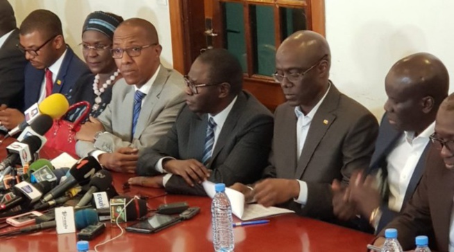 Présidentielle 2019: Le collectif des 25 candidats annonce une importante déclaration, ce lundi Présidentielle 2019: Le collectif des 25 candidats annonce une importante déclaration, ce lundi