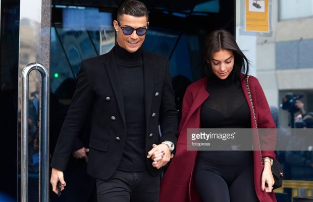 Cristiano est arrivé au Tribunal de Madrid avec sa copine: Ronaldo n’ira pas en prison Cristiano est arrivé au Tribunal de Madrid avec sa copine: Ronaldo n’ira pas en prison