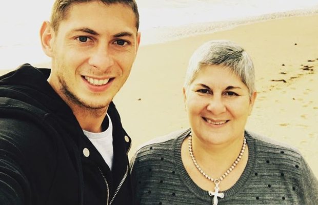 Disparition d’Emiliano Sala : le message de l’ancien Nantais envoyé depuis l’avion à ses amis «L’avion semble sur le point de tomber en morceaux, Si dans une heure et demie vous n’avez pas de nouvelles de ma part… Disparition d’Emiliano Sala : le message de l’ancien Nantais envoyé depuis l’avion à ses amis «L’avion semble sur le point de tomber en morceaux, Si dans une heure et demie vous n’avez pas de nouvelles de ma part…
