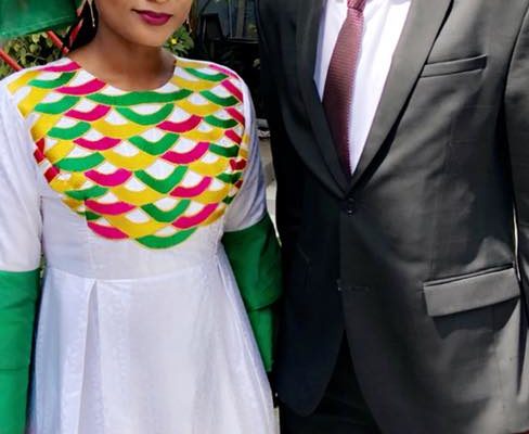 Merry Bey en toute complicité avec son patron Youssou Ndour Merry Bey en toute complicité avec son patron Youssou Ndour