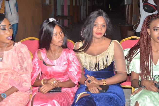 Les images du "Sabar" de l'anniversaire de Bakane Seck avec le 100% "NDARGOU NDAW"Ã Kaolack. Les images du "Sabar" de l'anniversaire de Bakane Seck avec le 100% "NDARGOU NDAW"Ã Kaolack.