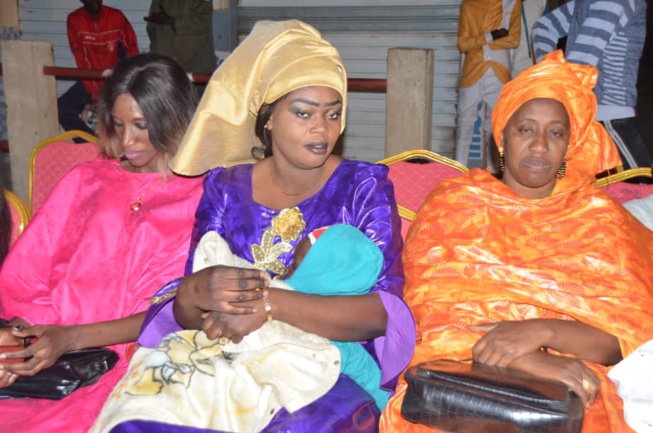 Les images du "Sabar" de l'anniversaire de Bakane Seck avec le 100% "NDARGOU NDAW"Ã Kaolack. Les images du "Sabar" de l'anniversaire de Bakane Seck avec le 100% "NDARGOU NDAW"Ã Kaolack.