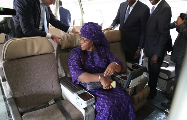 Incroyable: L’avion d’Air Sénégal « inauguré » hier est retourné à Toulouse pour « finalisation »… Incroyable: L’avion d’Air Sénégal « inauguré » hier est retourné à Toulouse pour « finalisation »…