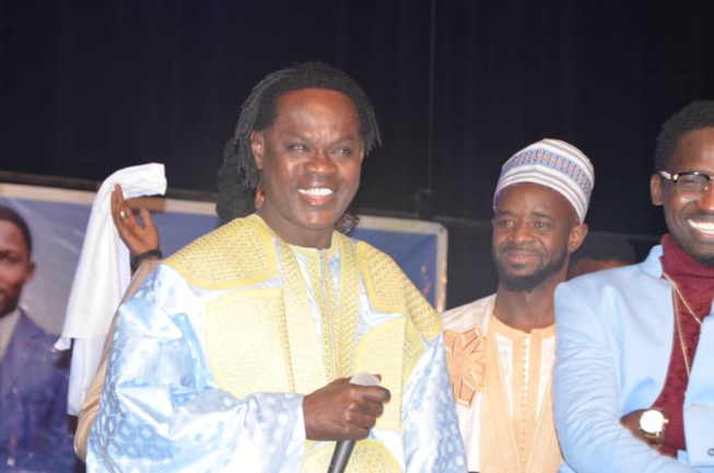 ANNIVERSAIRE: L'artiste Demba Guissé chauffe le theatre Daniel Sorano.