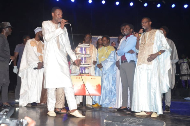 ANNIVERSAIRE: L'artiste Demba Guissé chauffe le theatre Daniel Sorano.