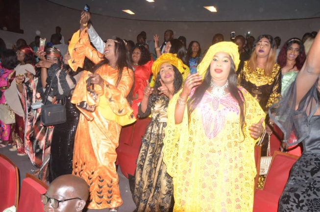 ANNIVERSAIRE: L'artiste Demba Guissé chauffe le theatre Daniel Sorano.